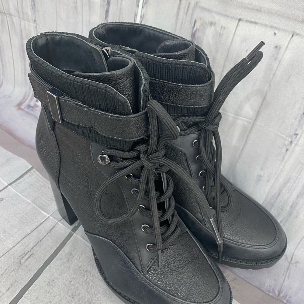 Antonio Melani Size 7.5M 7.5 Black Leather Lace Up Chunky Ankle Booties Zip - Picture 15 of 15
